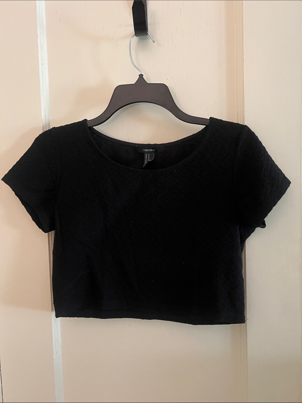 Black Short Sleeve Crop Top